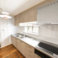 画像10001：町田市｜マンション玄関にエコカラット施工｜モデルルームを参考に現物サンプルから選定