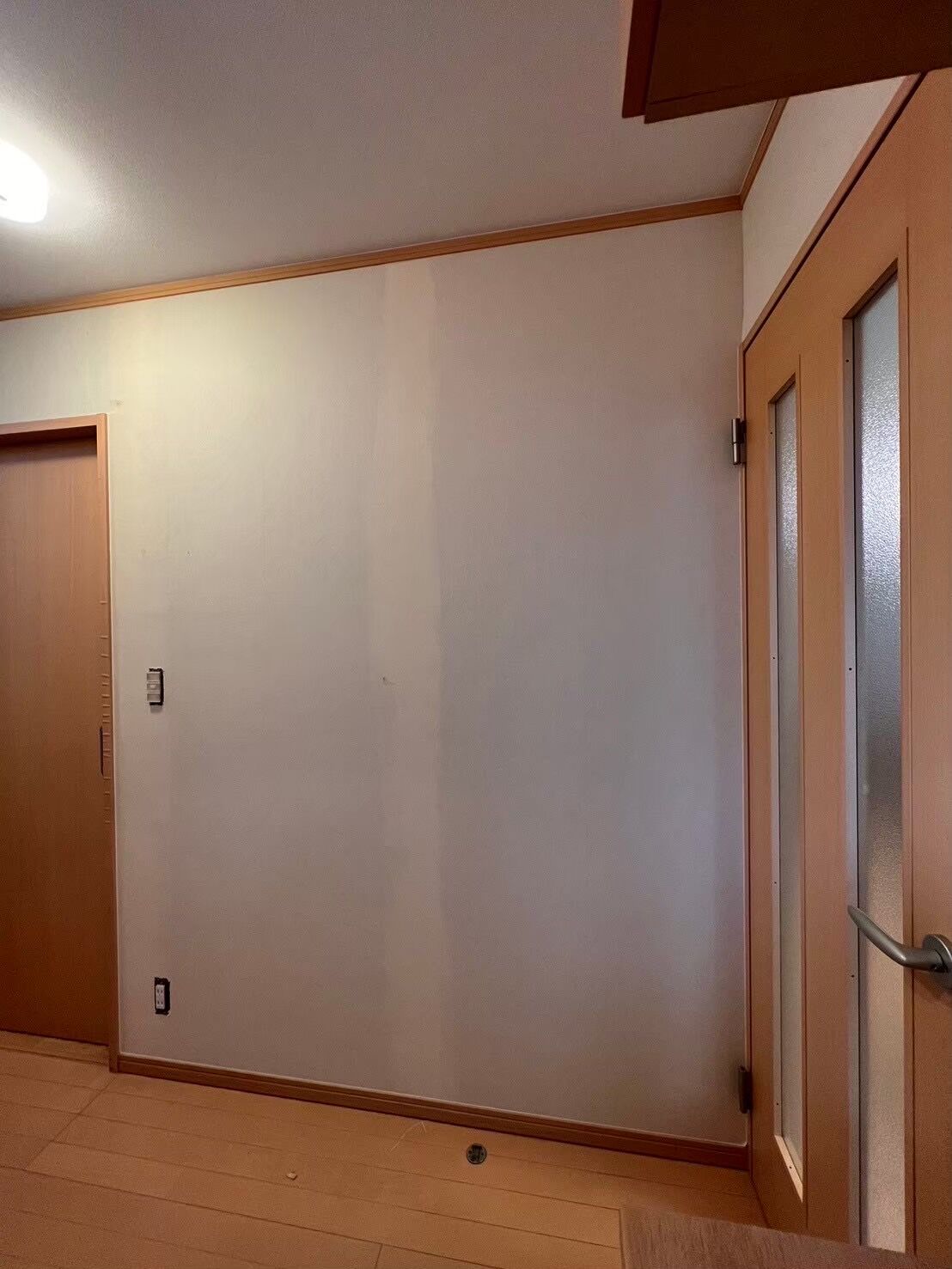 町田市｜マンション玄関にエコカラット施工｜モデルルームを参考に現物サンプルから選定