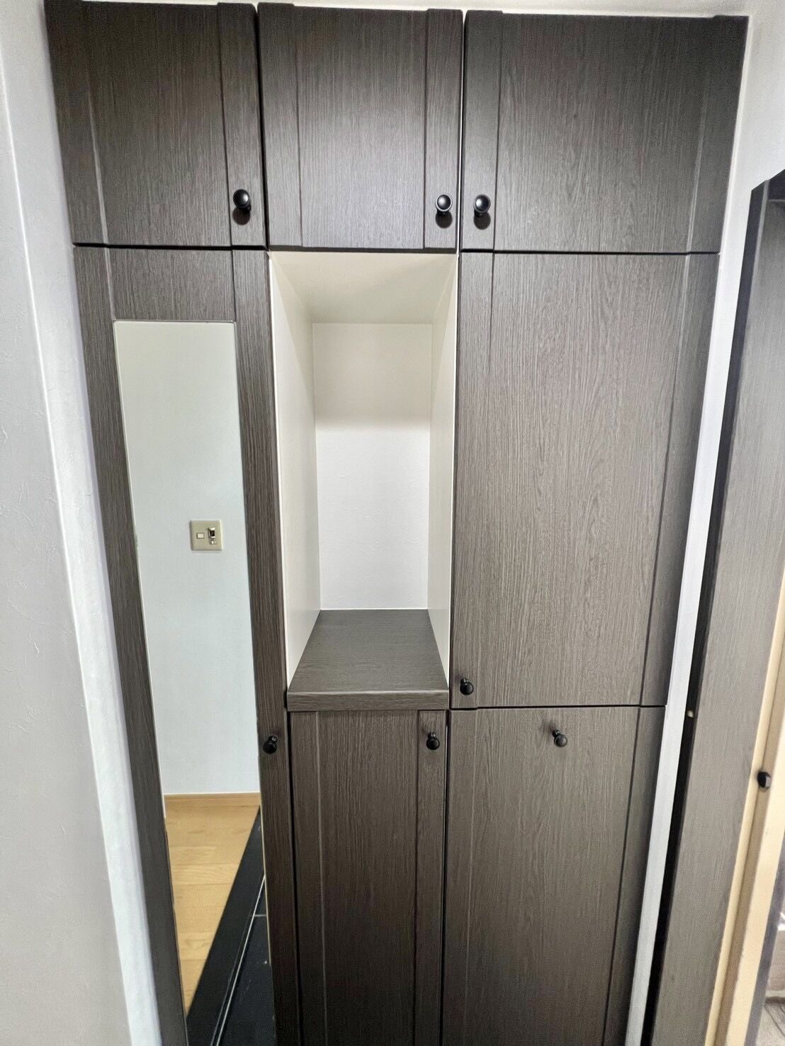 町田市｜マンション玄関にエコカラット施工｜モデルルームを参考に現物サンプルから選定