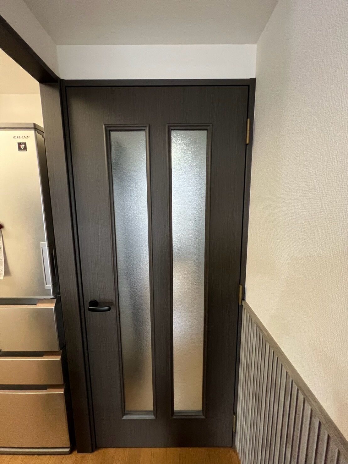 町田市｜マンション玄関にエコカラット施工｜モデルルームを参考に現物サンプルから選定
