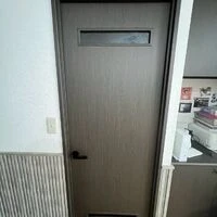 画像10055：町田市｜マンション玄関にエコカラット施工｜モデルルームを参考に現物サンプルから選定