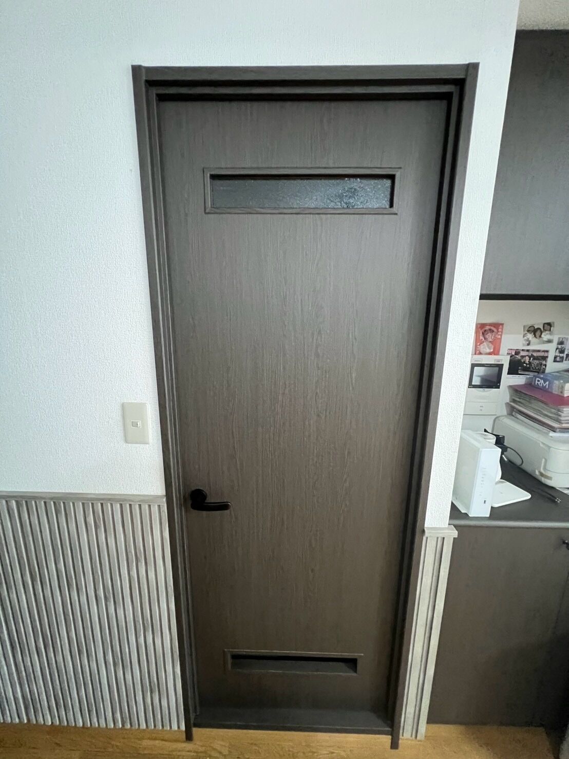 町田市｜マンション玄関にエコカラット施工｜モデルルームを参考に現物サンプルから選定