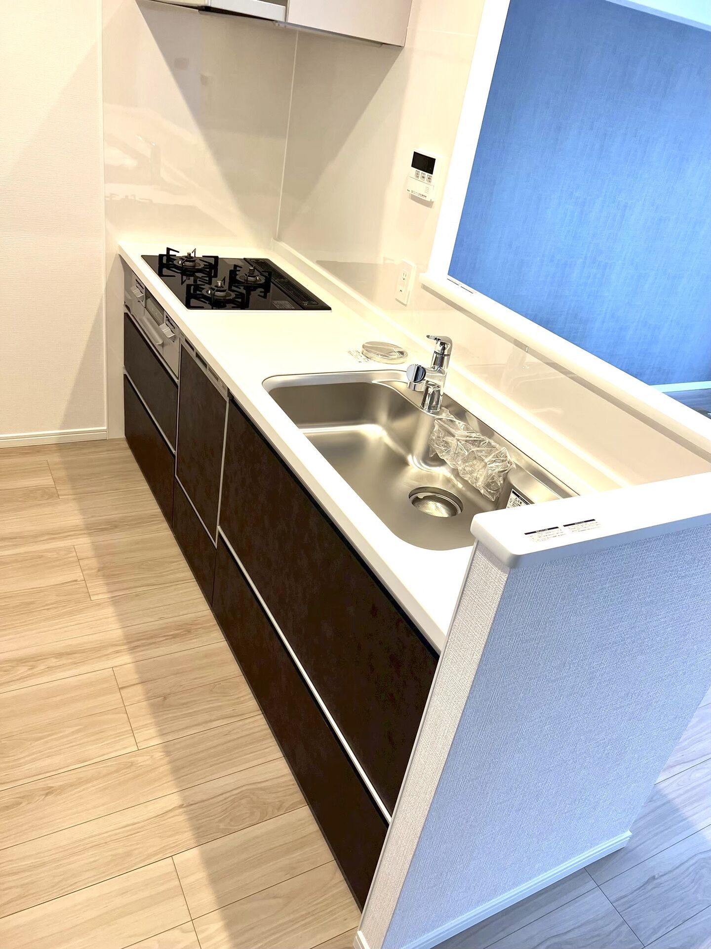 町田市｜マンション玄関にエコカラット施工｜モデルルームを参考に現物サンプルから選定