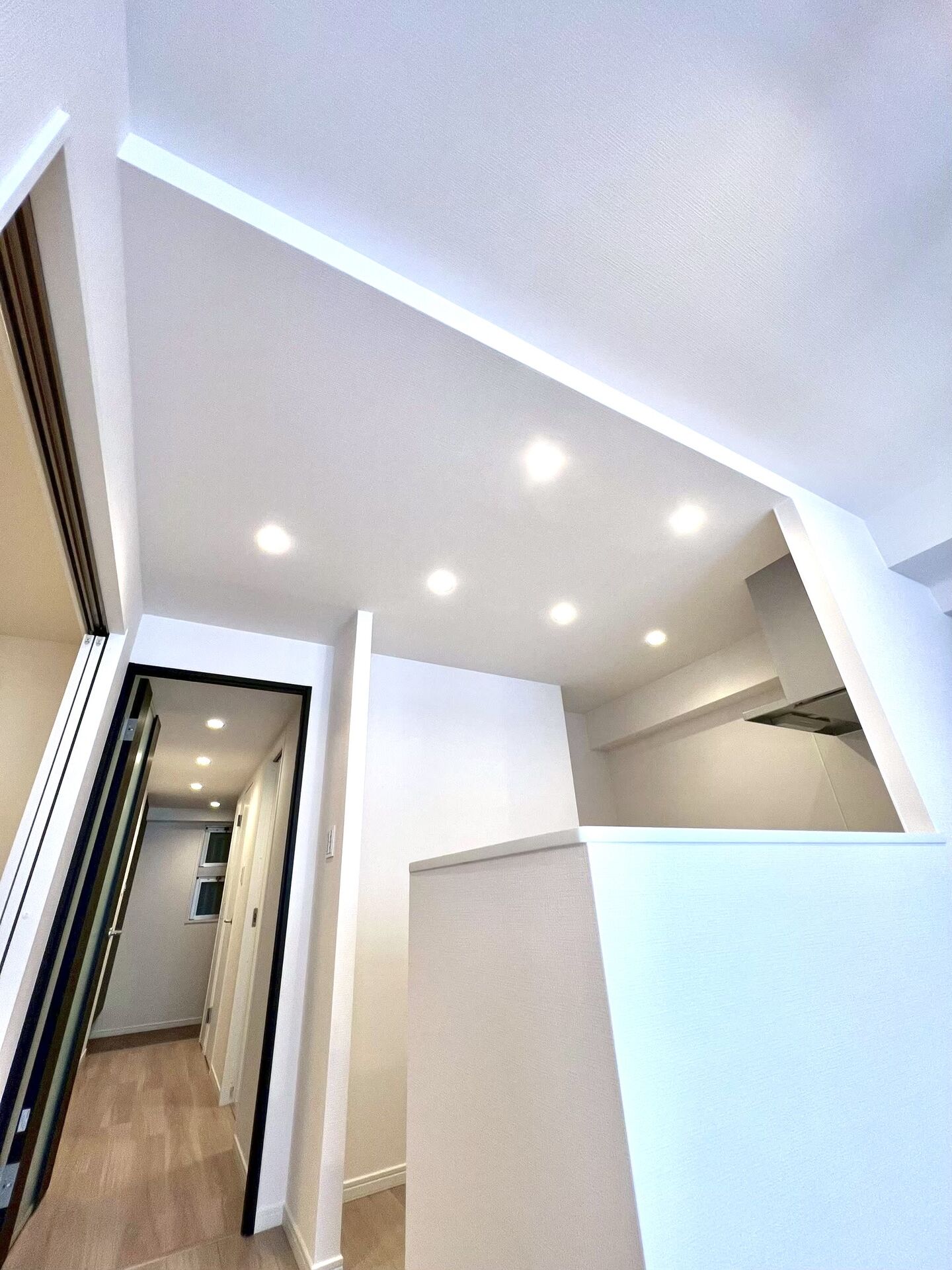 町田市｜マンション玄関にエコカラット施工｜モデルルームを参考に現物サンプルから選定