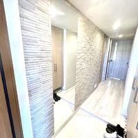 画像10137：町田市｜マンション玄関にエコカラット施工｜モデルルームを参考に現物サンプルから選定