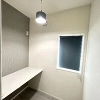 画像10169：町田市｜中古戸建のクロス総張替え＋ロールスクリーン・ウッドブラインドをコーディネート