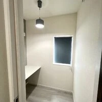 画像10170：町田市｜中古戸建のクロス総張替え＋ロールスクリーン・ウッドブラインドをコーディネート