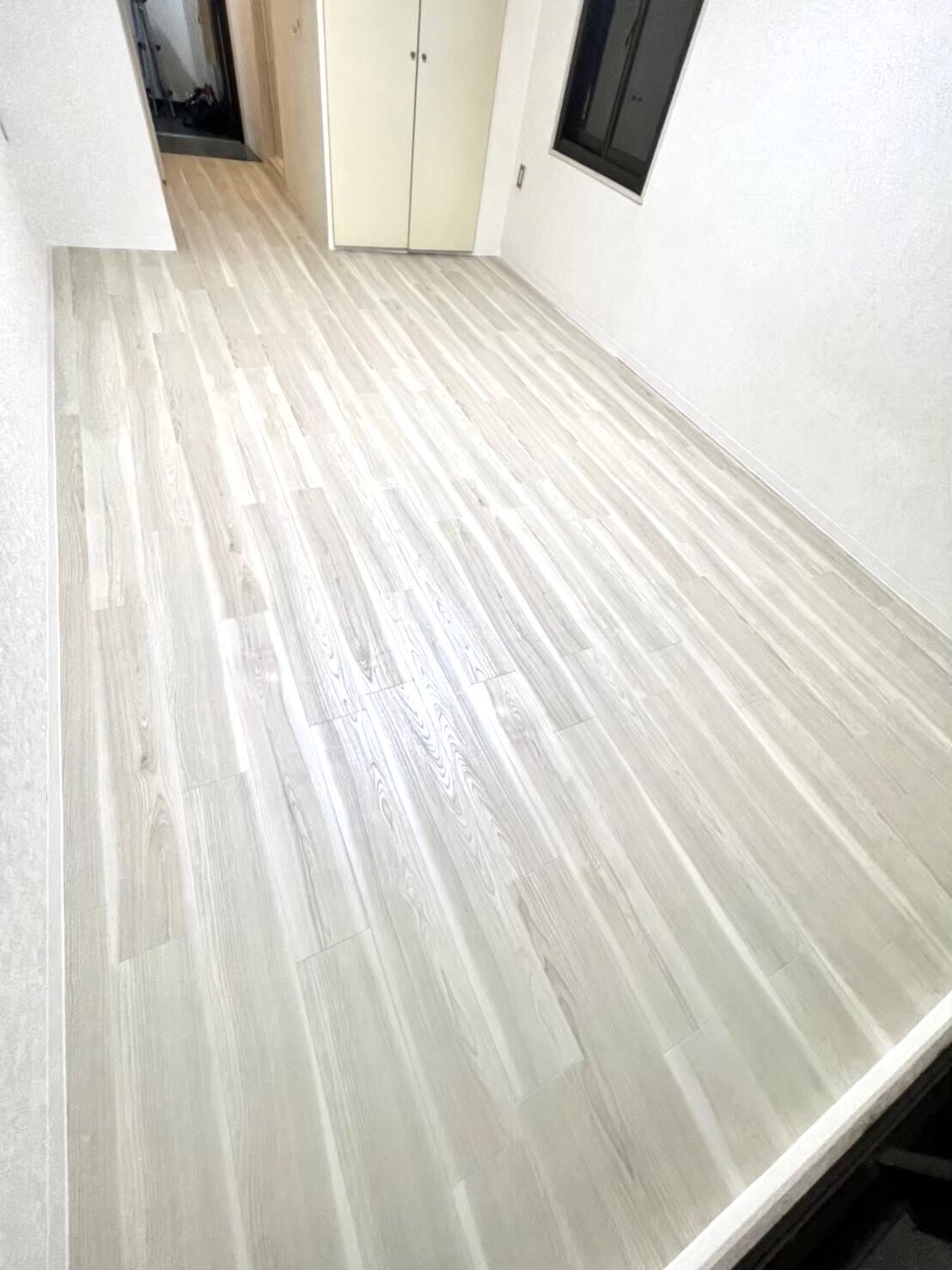 町田市｜賃貸マンションの床をフロアタイルで上貼り！ホワイトウッドで明るいお部屋へ