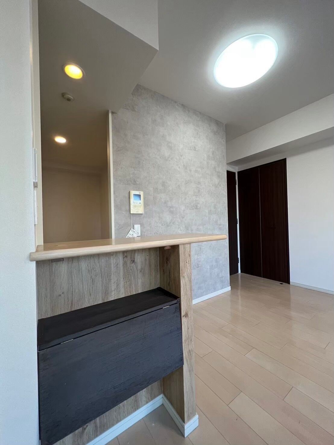 町田市｜中古マンションの内装フルリフォーム！設備交換なしでクロス・床を一新