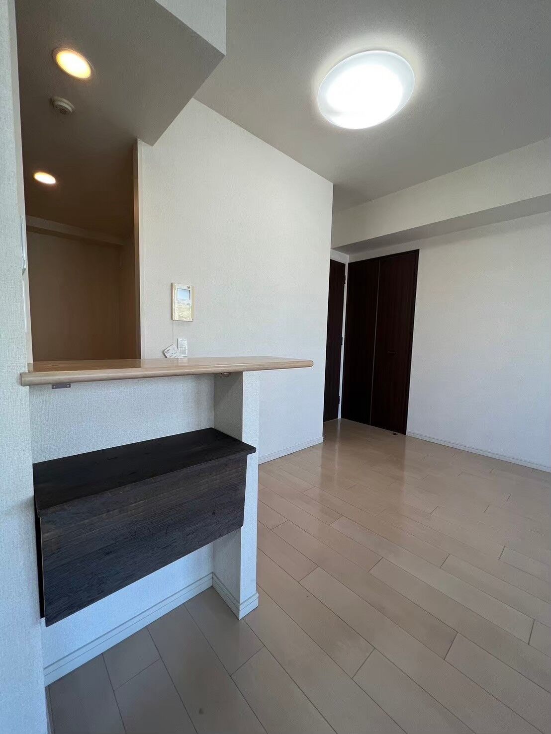町田市｜中古マンションの内装フルリフォーム！設備交換なしでクロス・床を一新