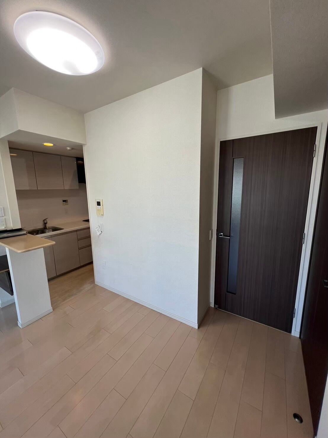 町田市｜中古マンションの内装フルリフォーム！設備交換なしでクロス・床を一新