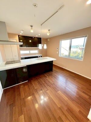 【施工事例】町田市｜対面キッチンと温かみあるLDKリフォーム！ダークブラウン×木目で叶える落ち着きの空間