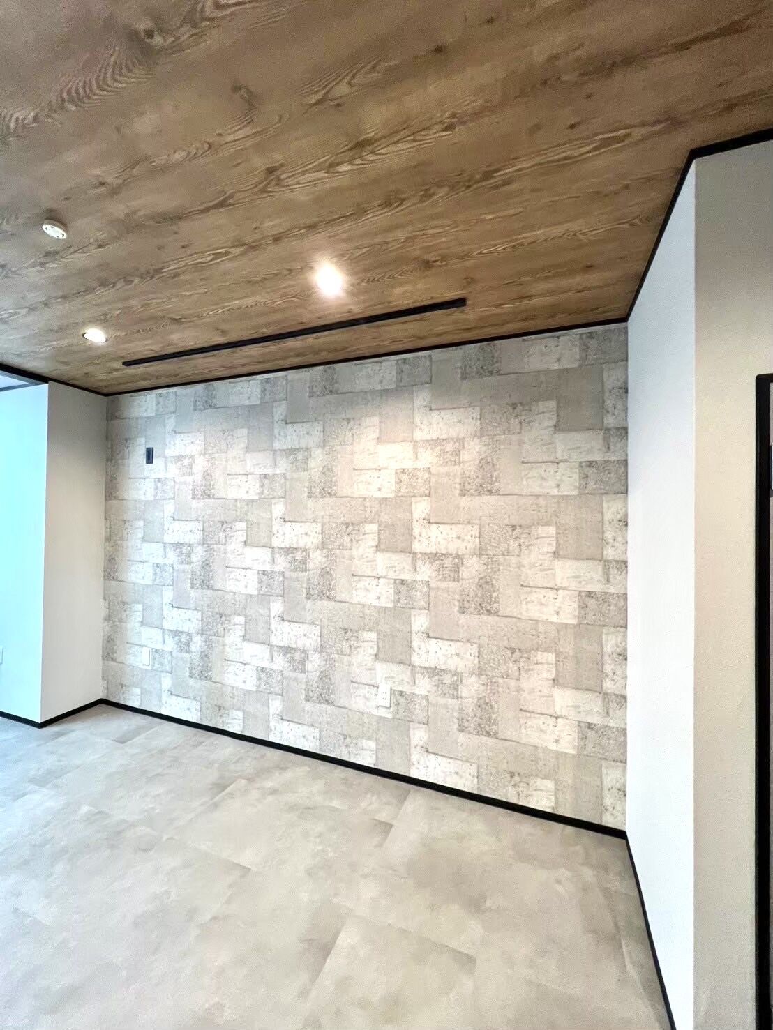 町田市｜マンション玄関にエコカラット施工｜モデルルームを参考に現物サンプルから選定