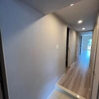 画像9492：町田市｜マンション玄関にエコカラット施工｜モデルルームを参考に現物サンプルから選定