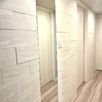 画像9493：町田市｜マンション玄関にエコカラット施工｜モデルルームを参考に現物サンプルから選定