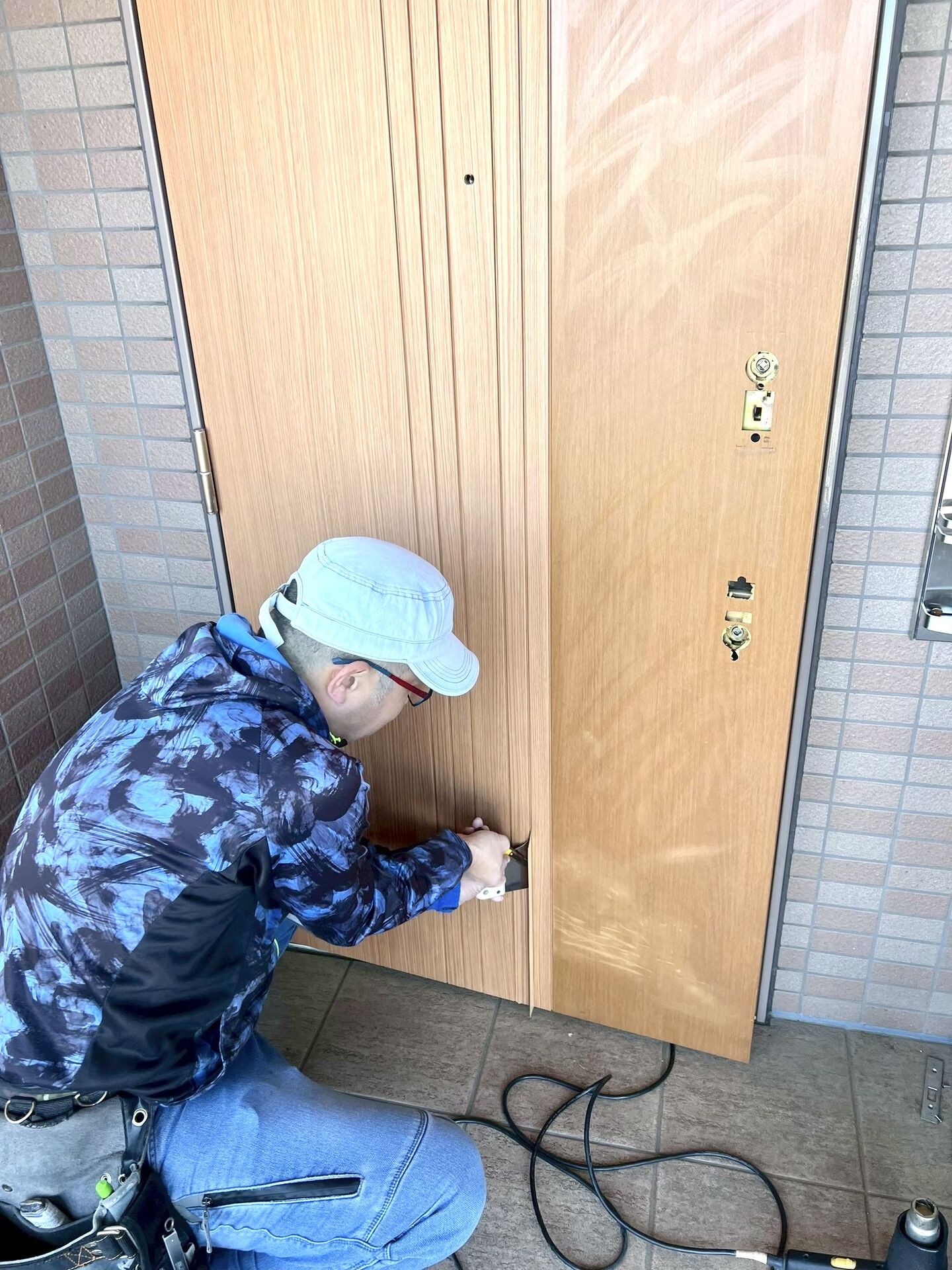 町田市｜マンション玄関にエコカラット施工｜モデルルームを参考に現物サンプルから選定